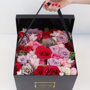 RUŽE U KUTIJI CVECARA INFINITY BESPLATNA DOSTAVA ZA BEOGRAD