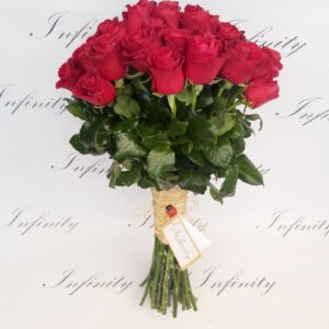 Cvetni aranžman - ARANŽMAN SA CRVENIM RUŽAMA U BUKETU CVECARA INFINITY BESPLATNA DOSTAVA ZA BEOGRAD