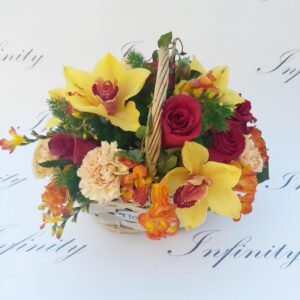 Cvetni aranžman - ARANŽMAN SA RUŽAMA,ALSTROMERIJOM I ORHIDEJAMA CVECARA INFINITY BESPLATNA DOSTAVA ZA BEOGRAD