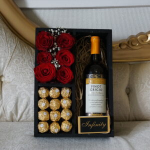 SRCE KUTIJA SA FERREROM I CRVENIM RUŽAMA XXL